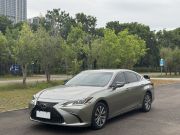 雷克萨斯ES 2020款 300h 卓越版